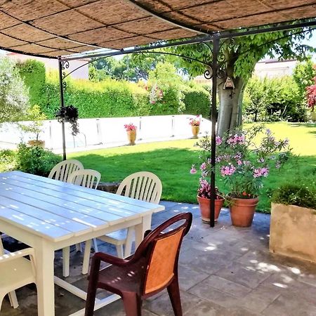4 Bedroom Lovely Home In Marguerittes Ngoại thất bức ảnh