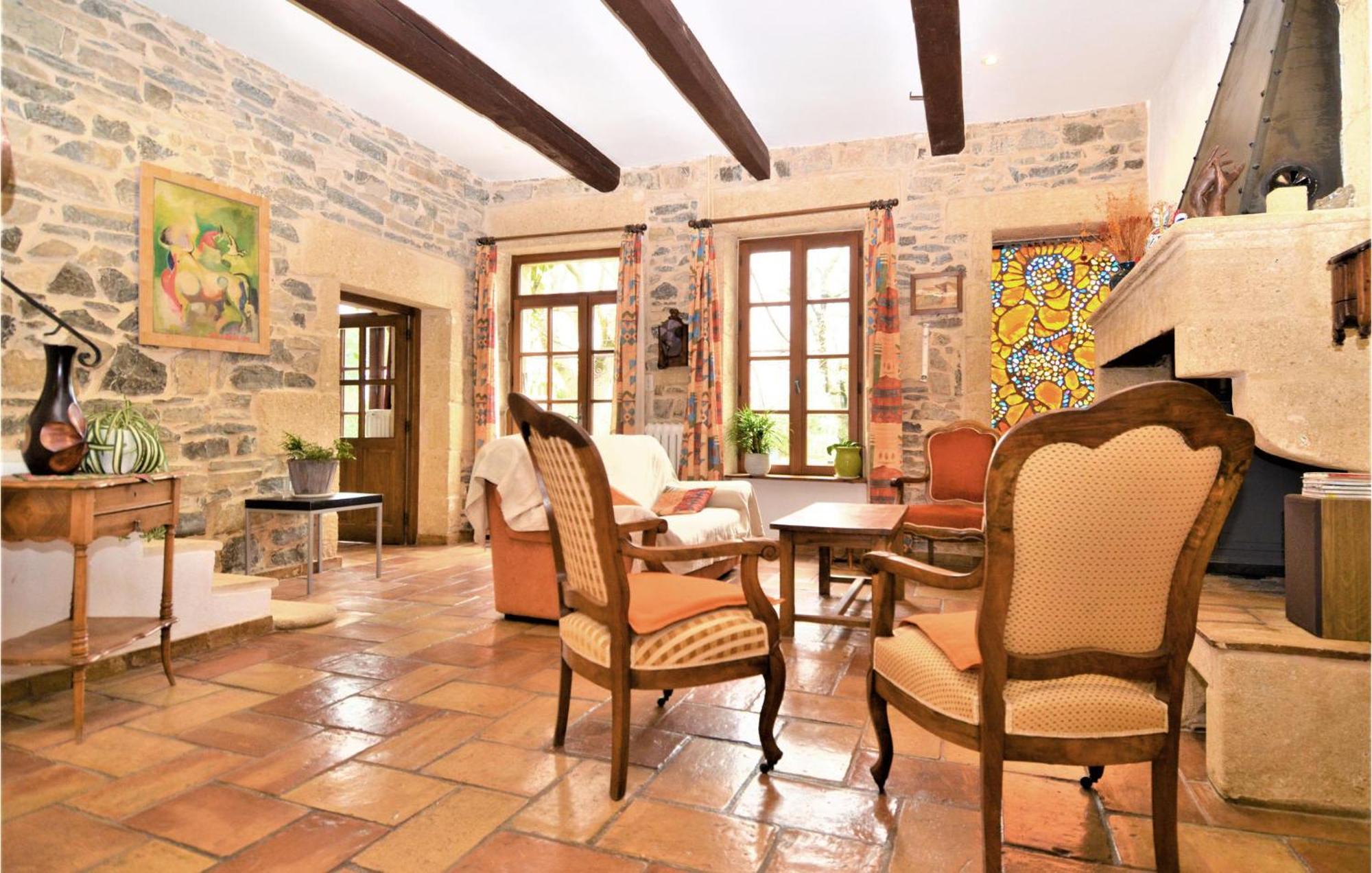 4 Bedroom Lovely Home In Marguerittes Ngoại thất bức ảnh